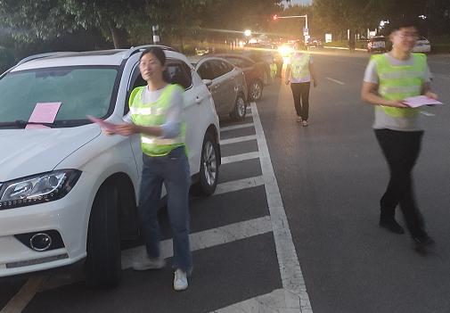 安丘市醫療保障局組織開展安全文明停車引導志愿服務活動，提升停車服務質量